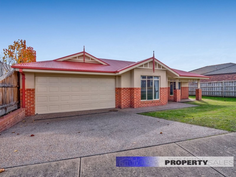 13 Leadbeater Mews, Newborough VIC 3825