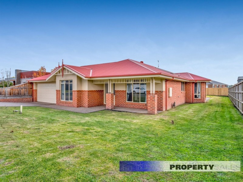 13 Leadbeater Mews, Newborough VIC 3825