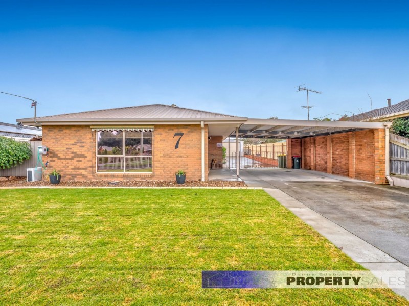 7 Barton Street, Newborough VIC 3825