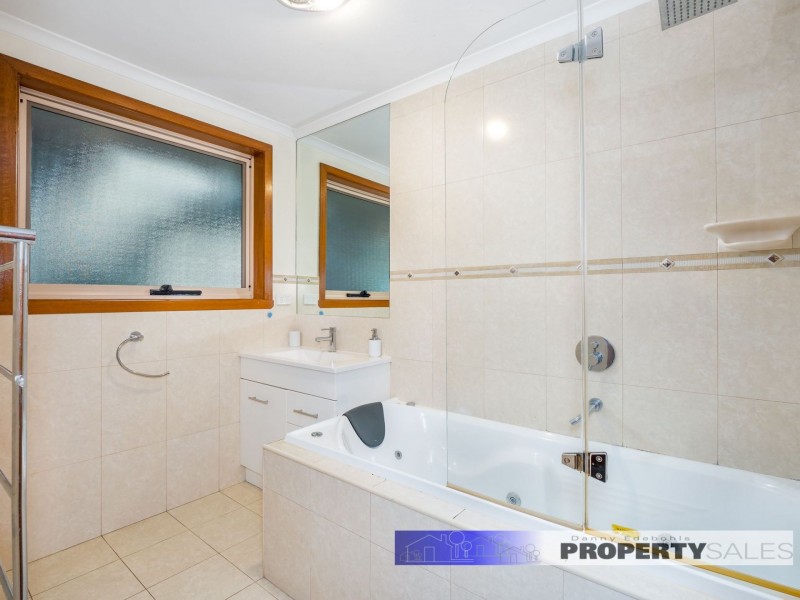 7 Barton Street, Newborough VIC 3825