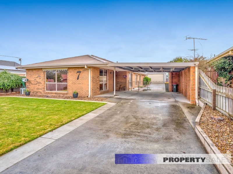 7 Barton Street, Newborough VIC 3825