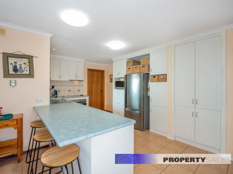 8 Tresswell Avenue, Newborough VIC 3825