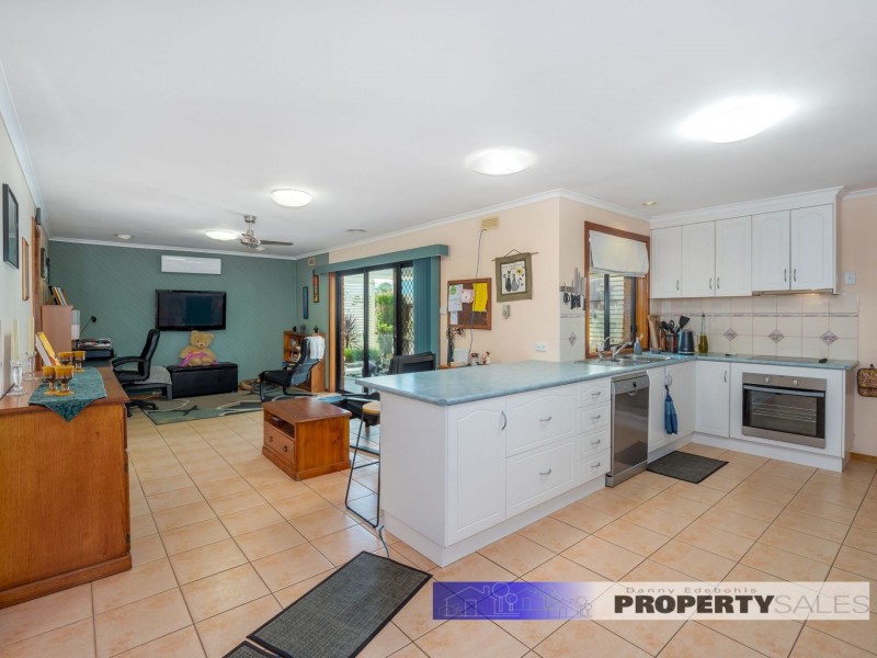 8 Tresswell Avenue, Newborough VIC 3825