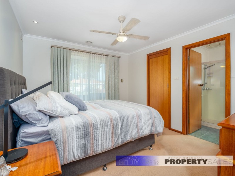 8 Tresswell Avenue, Newborough VIC 3825