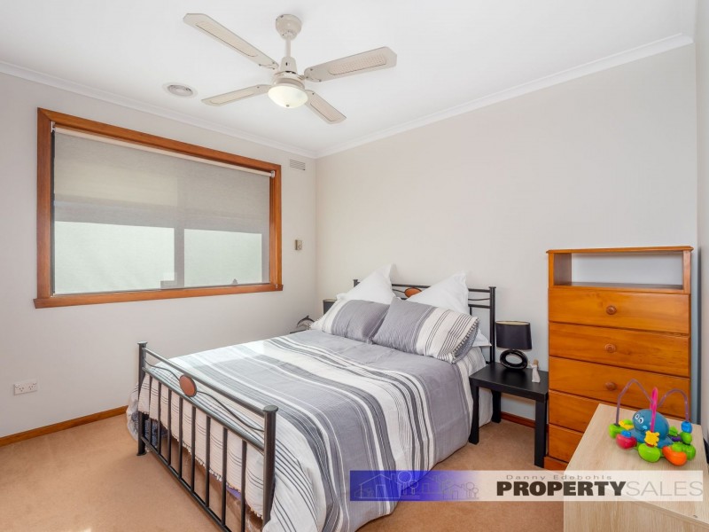 8 Tresswell Avenue, Newborough VIC 3825