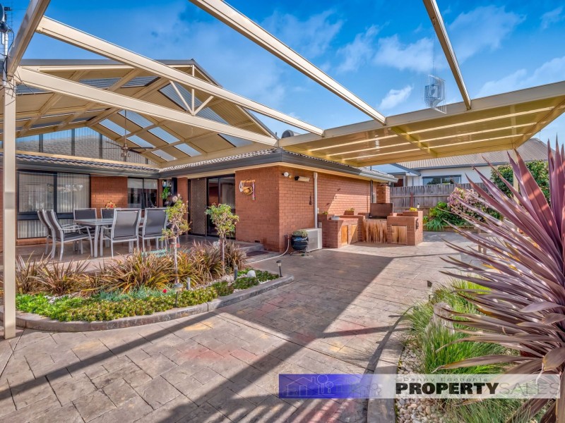 8 Tresswell Avenue, Newborough VIC 3825