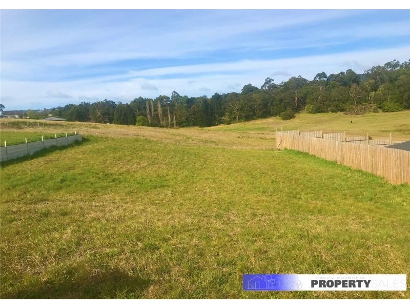 7 Wattle Blossom Boulevard, Moe VIC 3825