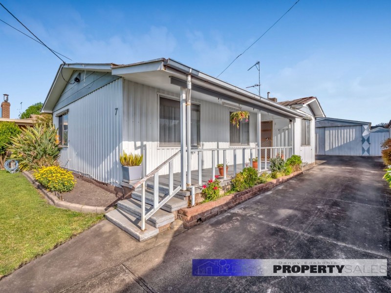 7 Mirboo Street, Newborough VIC 3825