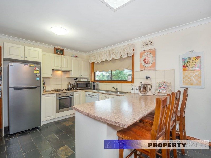 14 Dudley Court, Newborough VIC 3825