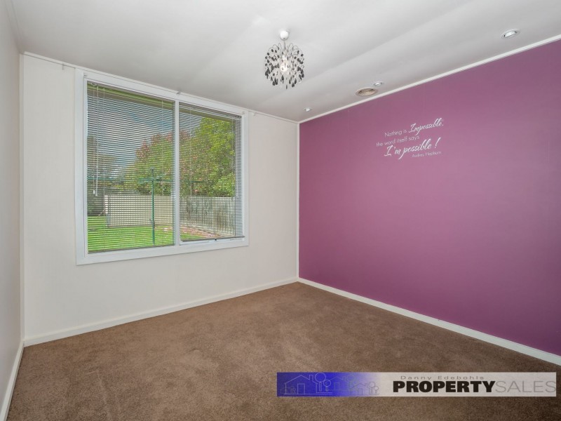 17 Boolarra Avenue, Newborough VIC 3825