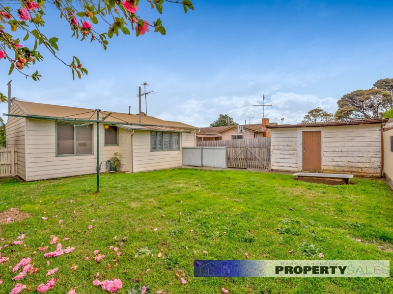 17 Boolarra Avenue, Newborough VIC 3825