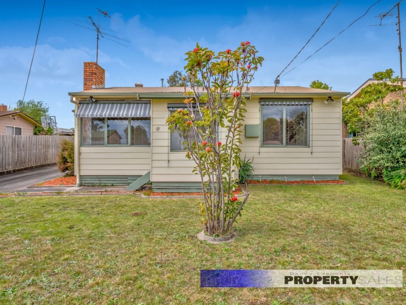 17 Boolarra Avenue, Newborough VIC 3825