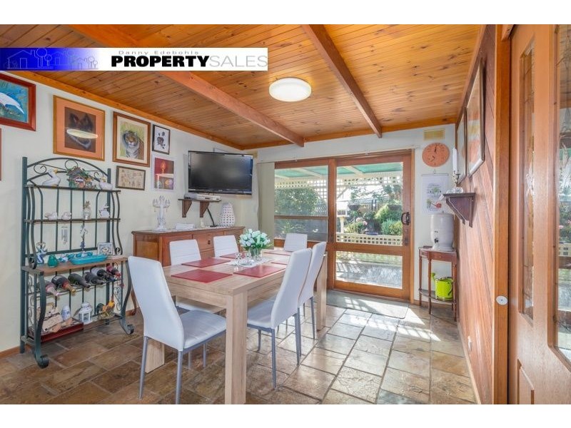 30 Randall Crescent, Moe VIC 3825