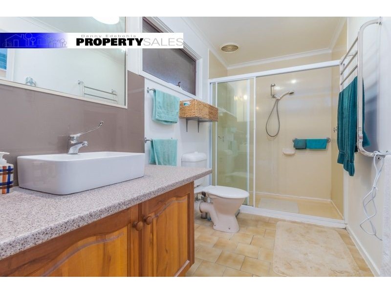 30 Randall Crescent, Moe VIC 3825