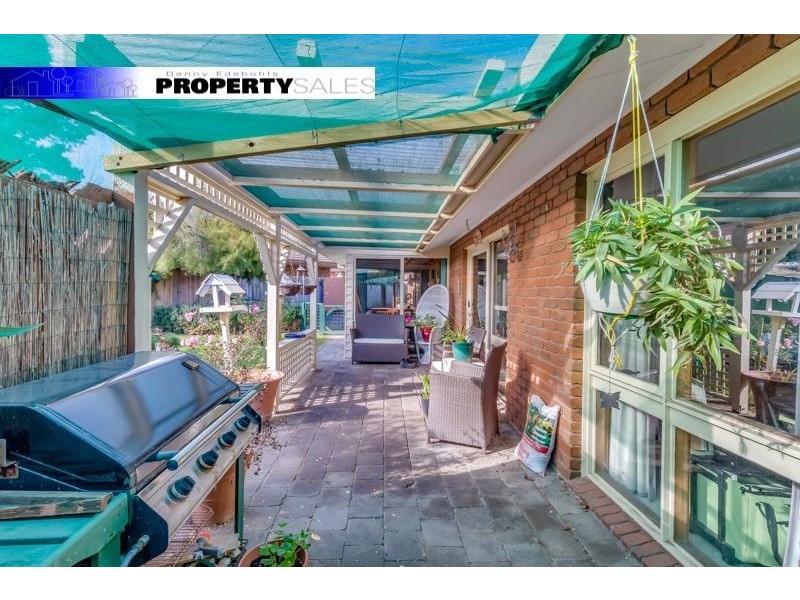 30 Randall Crescent, Moe VIC 3825