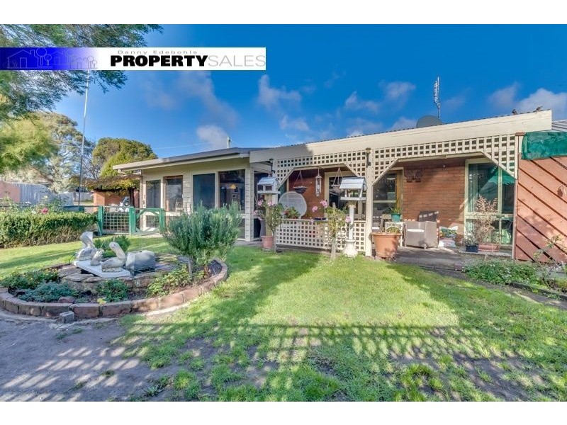 30 Randall Crescent, Moe VIC 3825