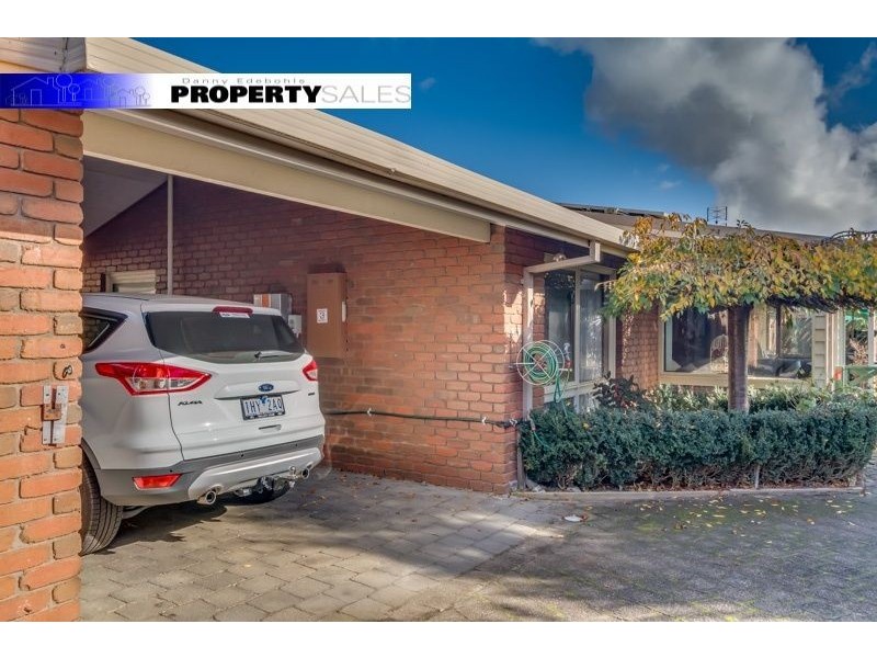 30 Randall Crescent, Moe VIC 3825