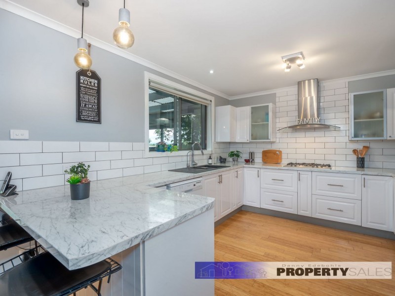 18 Desmond Street, Moe VIC 3825