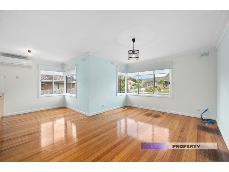 6 Peer Street, Moe VIC 3825