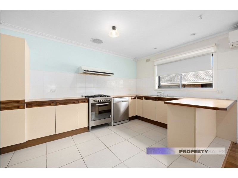 6 Peer Street, Moe VIC 3825