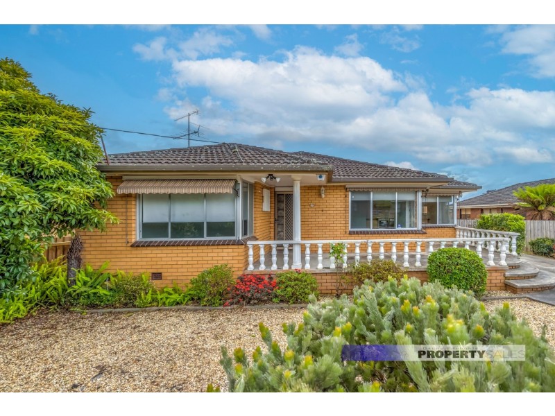 6 Peer Street, Moe VIC 3825