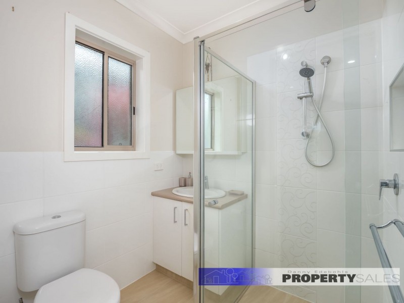 2C Boolarra Avenue, Newborough VIC 3825