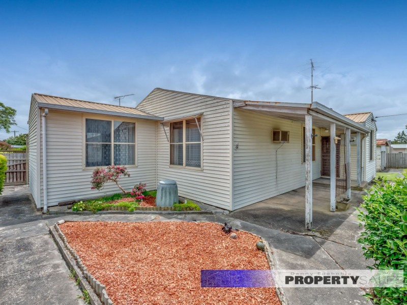 2 Malnham Crescent, Newborough VIC 3825