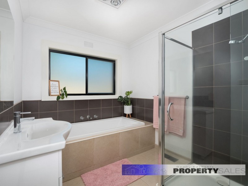 4 Mervyn Street, Moe VIC 3825