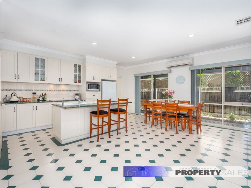 6 Kennedy Court, Newborough VIC 3825