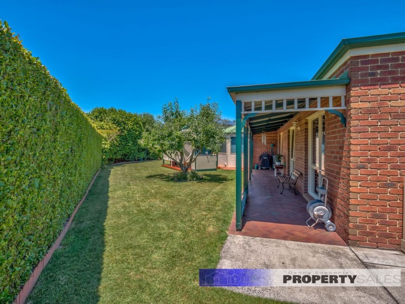 6 Kennedy Court, Newborough VIC 3825
