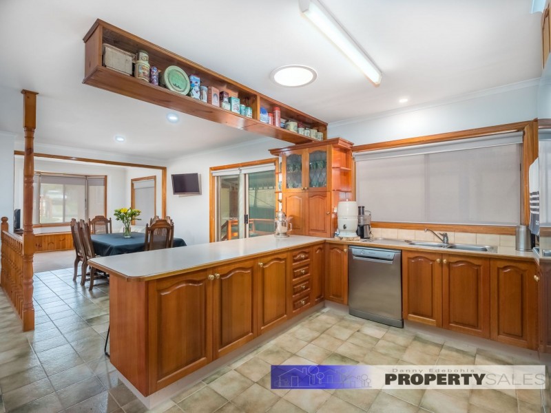 49 Dinwoodie Drive, Newborough VIC 3825