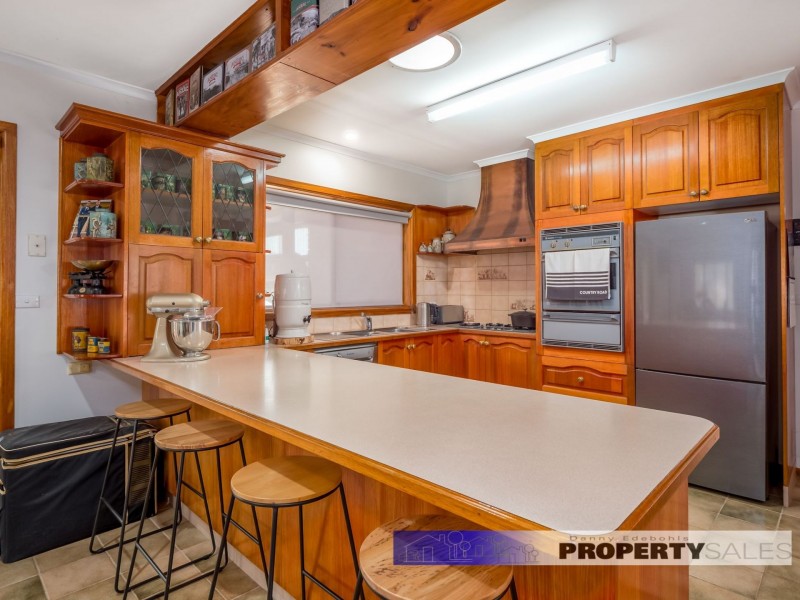 49 Dinwoodie Drive, Newborough VIC 3825