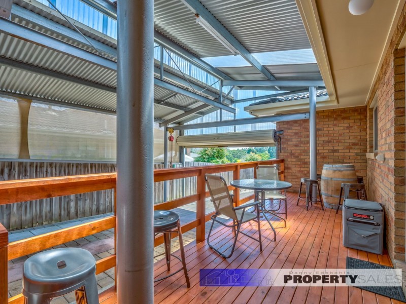 49 Dinwoodie Drive, Newborough VIC 3825