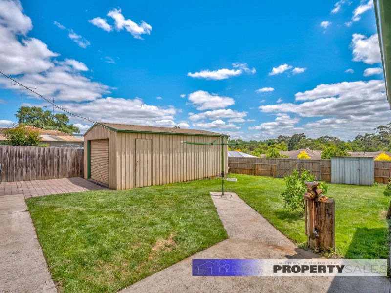 49 Dinwoodie Drive, Newborough VIC 3825