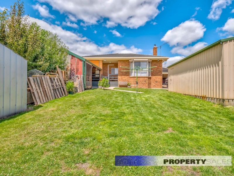 49 Dinwoodie Drive, Newborough VIC 3825