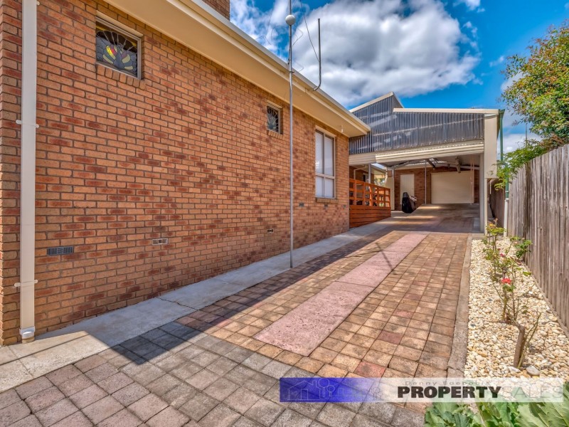 49 Dinwoodie Drive, Newborough VIC 3825