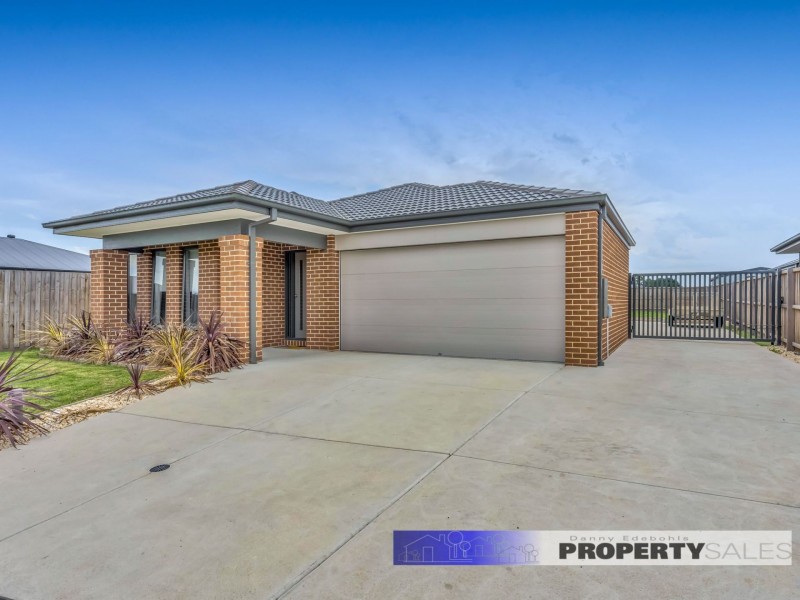 8 St Helena Way, Moe VIC 3825