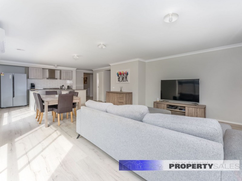 8 St Helena Way, Moe VIC 3825