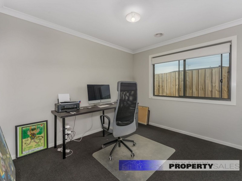 8 St Helena Way, Moe VIC 3825