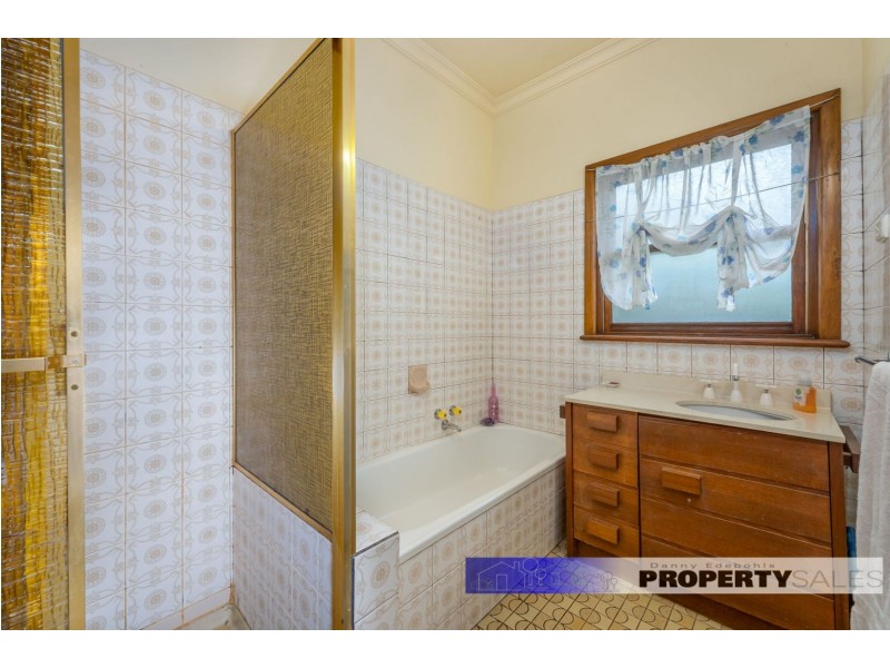 5 Tresswell Avenue, Newborough VIC 3825