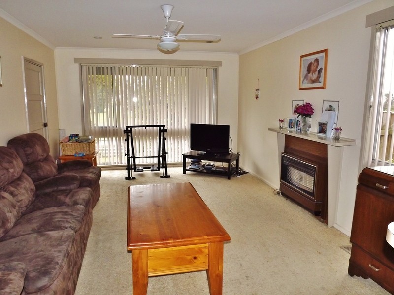 51 Western Avenue, Newborough VIC 3825