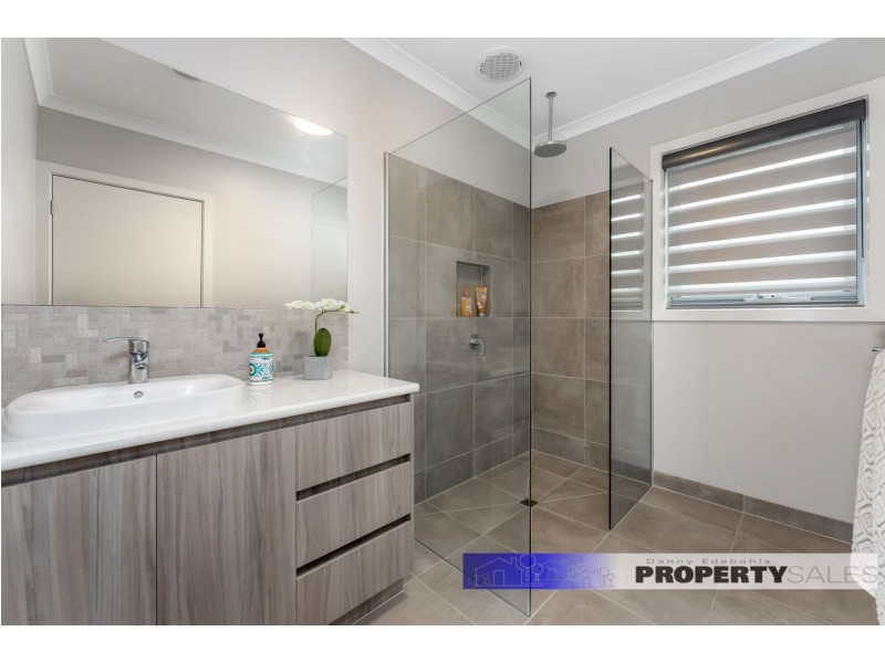 11 Avoca Place, Moe VIC 3825