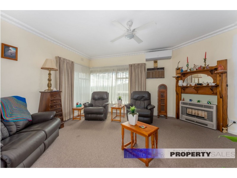18 Bayley Street, Moe VIC 3825