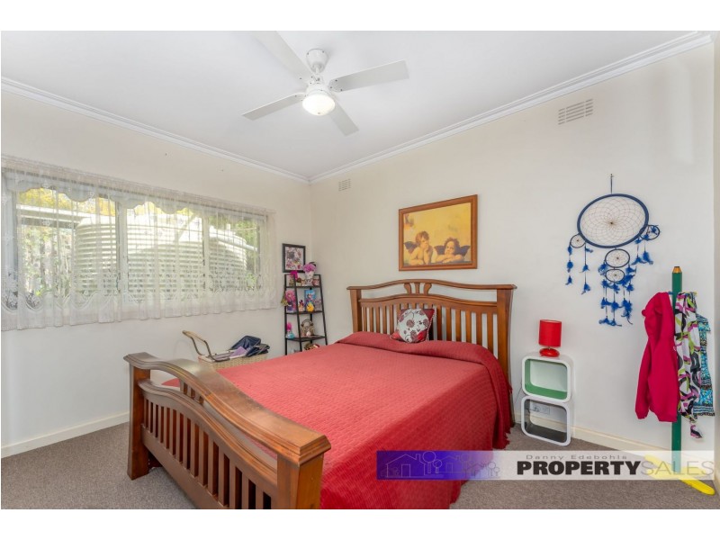 18 Bayley Street, Moe VIC 3825