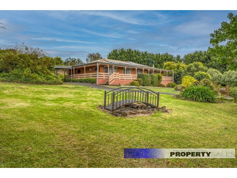 40 Yasmin Drive, Hernes Oak VIC 3825