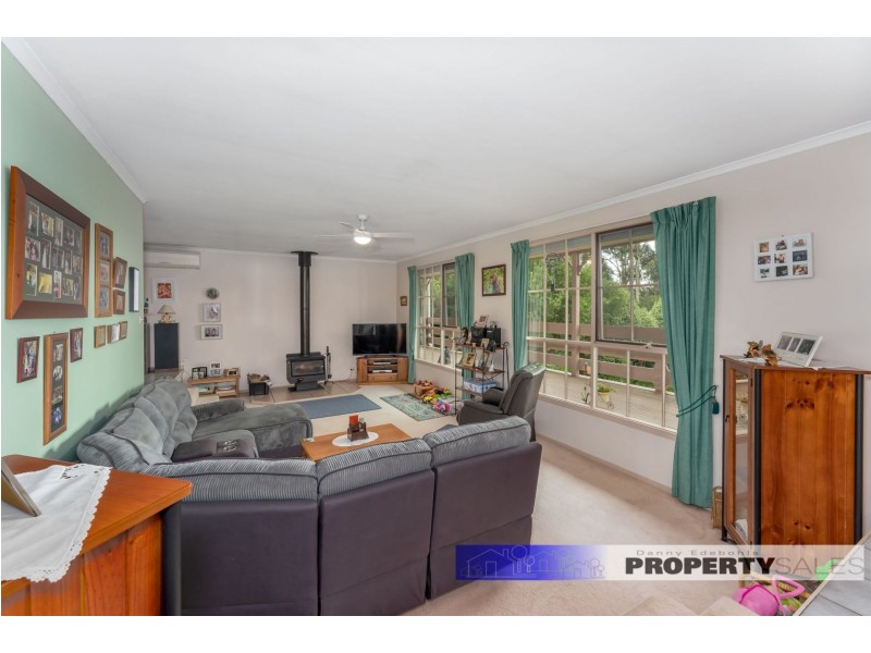40 Yasmin Drive, Hernes Oak VIC 3825
