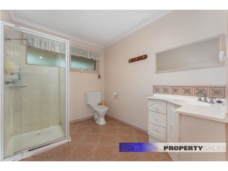 40 Yasmin Drive, Hernes Oak VIC 3825