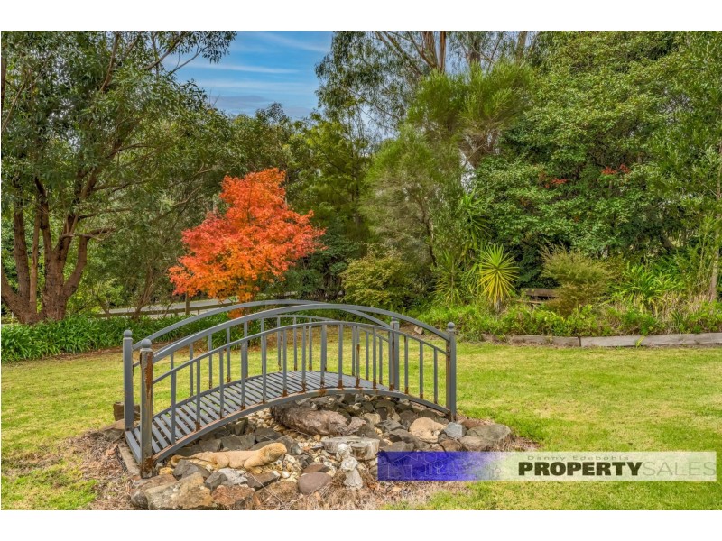 40 Yasmin Drive, Hernes Oak VIC 3825