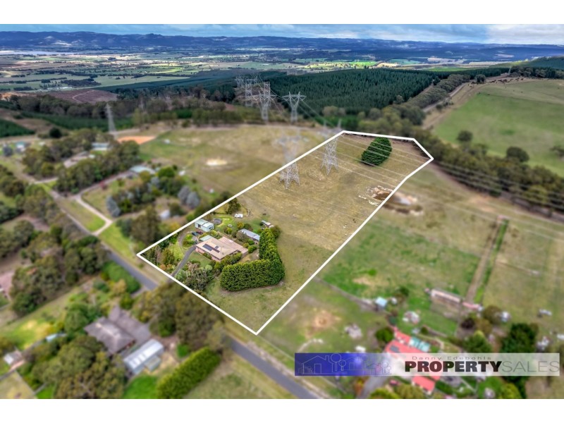 40 Yasmin Drive, Hernes Oak VIC 3825