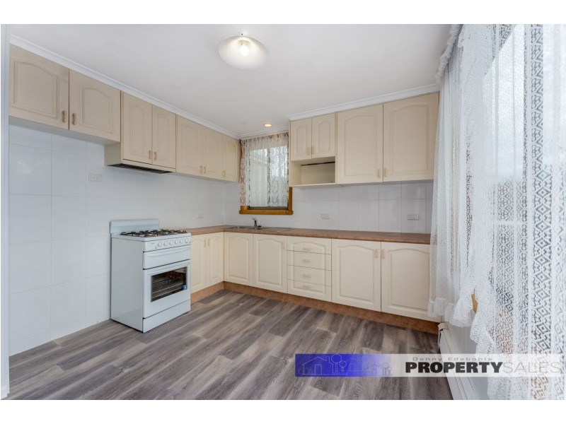 10 Boolarra Avenue, Newborough VIC 3825